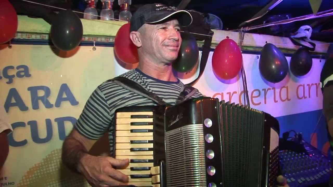 Trio Pé de Serra na Feira de São Cristóvão - RJ / HD