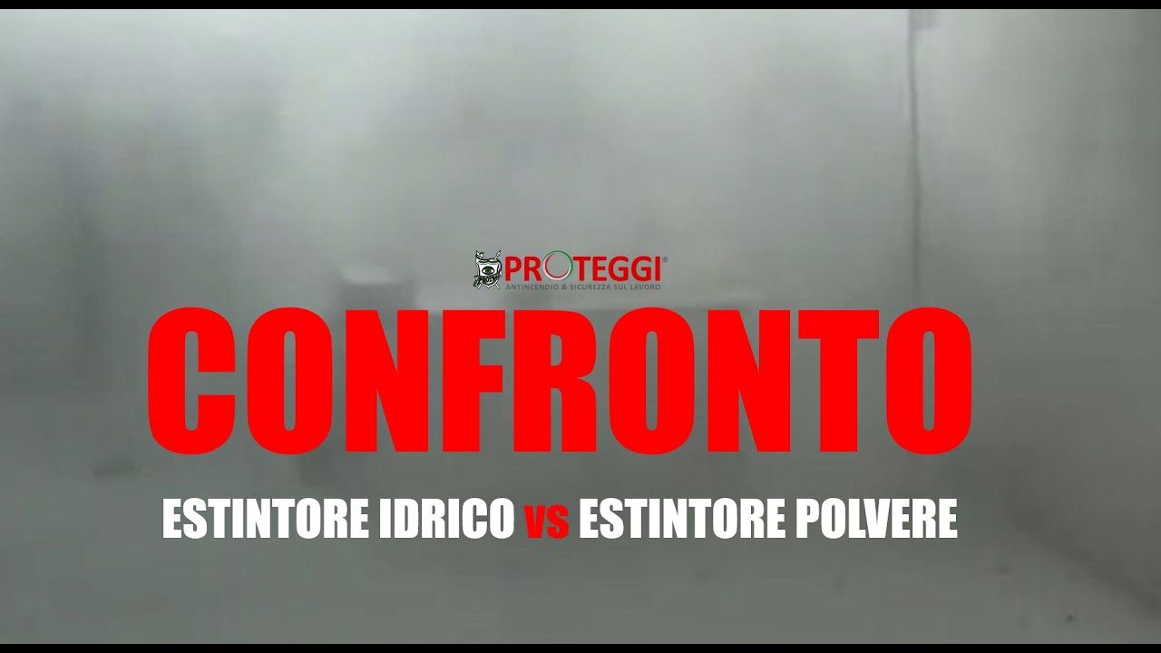 Confronto estintore idrico a schiuma contro estintore polvere
