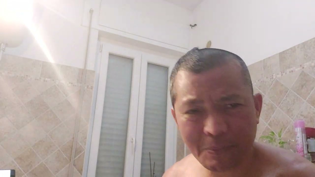 Gupit ako ng aking buhok. Video A