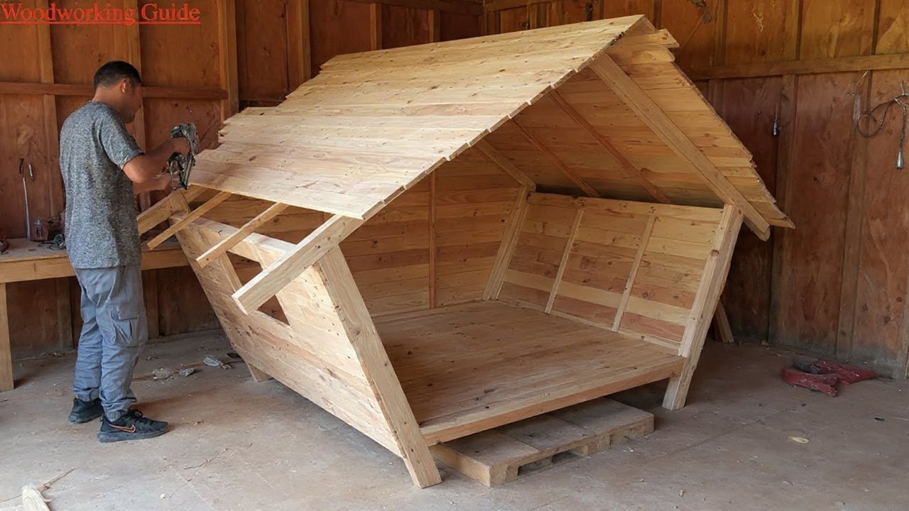 Engineers Are STUNNED By This 50-Year-Old Carpenter’s Wooden House Idea!
