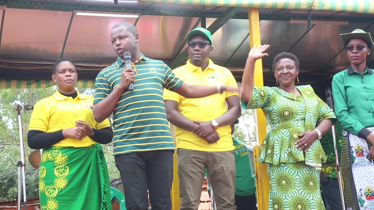 Mbunge Timotheo Mnzava akimuombea Kura Dkt. Florence Samizi Mgombea Ubunge JImbo la Korogwe.