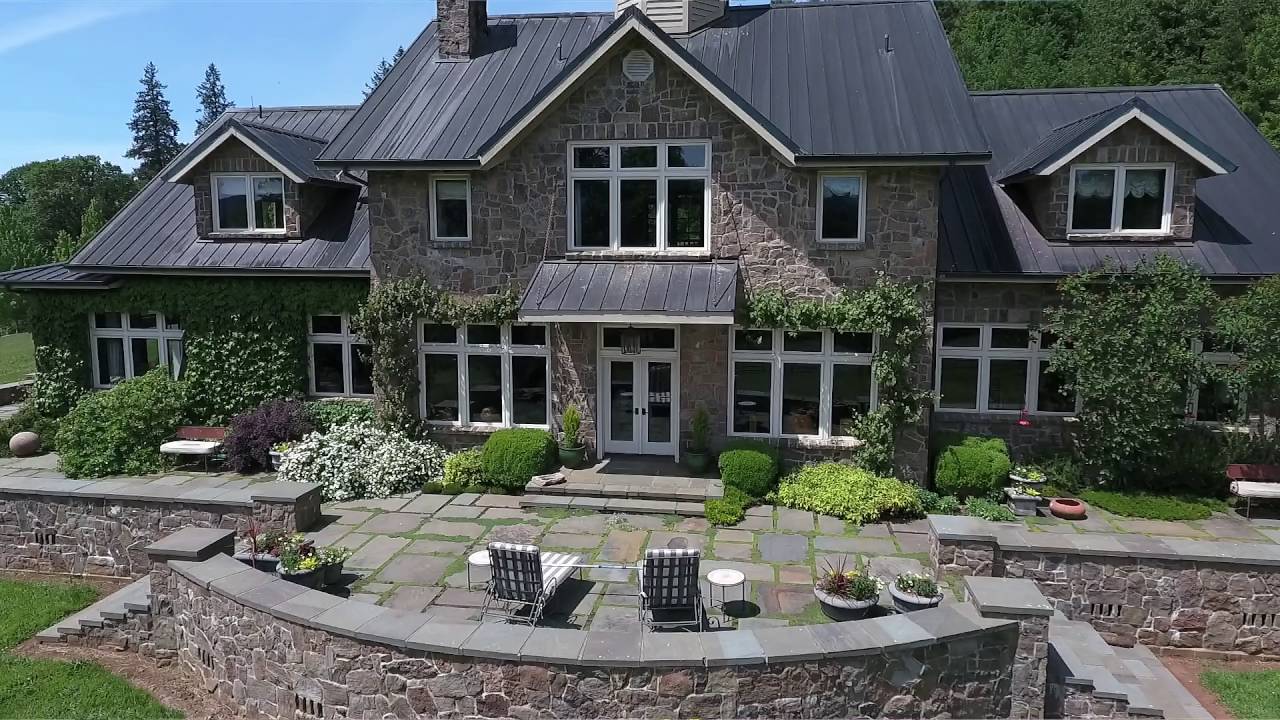 Award winning Traditional Stone Home on 375 acres for sale | Oregon luxury estates