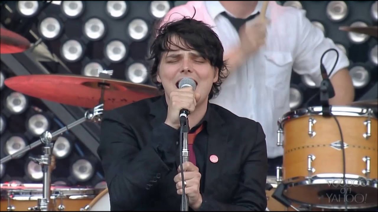 Gerard Way - The Bureau [Voodoo Music Experience 2015]