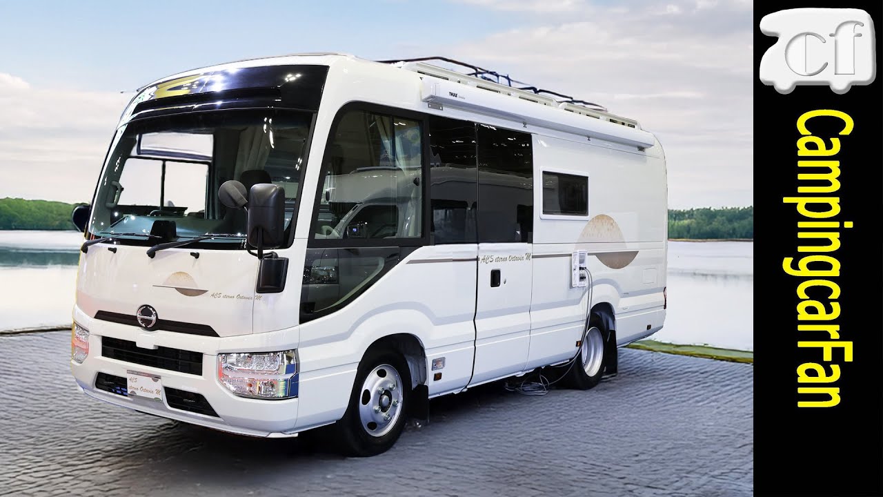 【ACSエテルノオクタービアM 2025年モデル：RVビックフット】リビングスタイルのダイネットを持つバスコンキャンピングカー