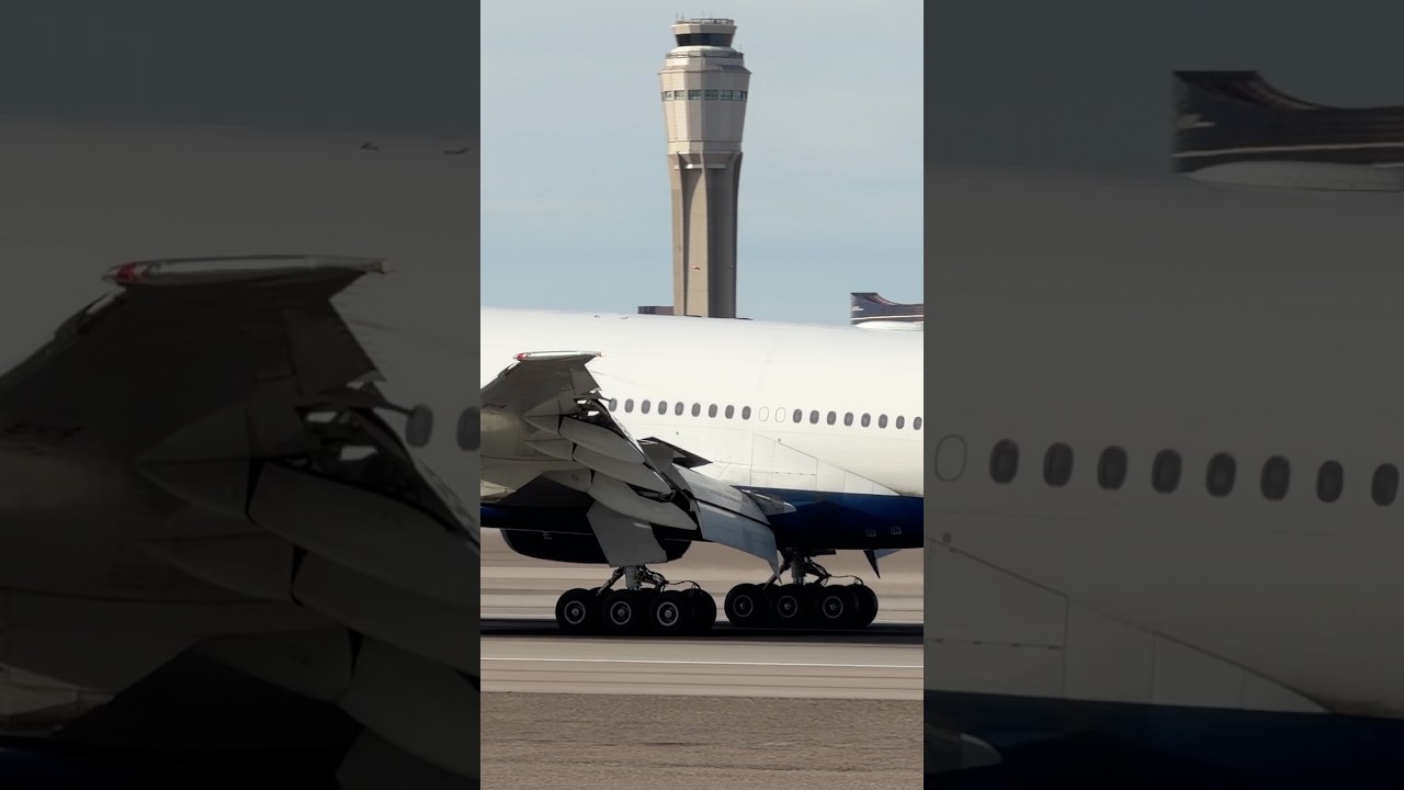 British Airways Boeing 777-300ER (B77W) arrives at Las Vegas (LAS) | G-STBL | #planespotting #KLAS