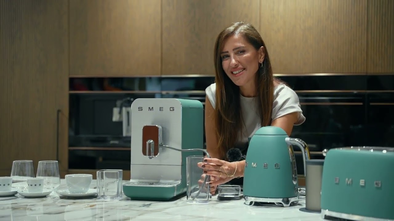SMEG YENİ BCC13 TAM OTOMATİK ESPRESSO MAKİNESİ