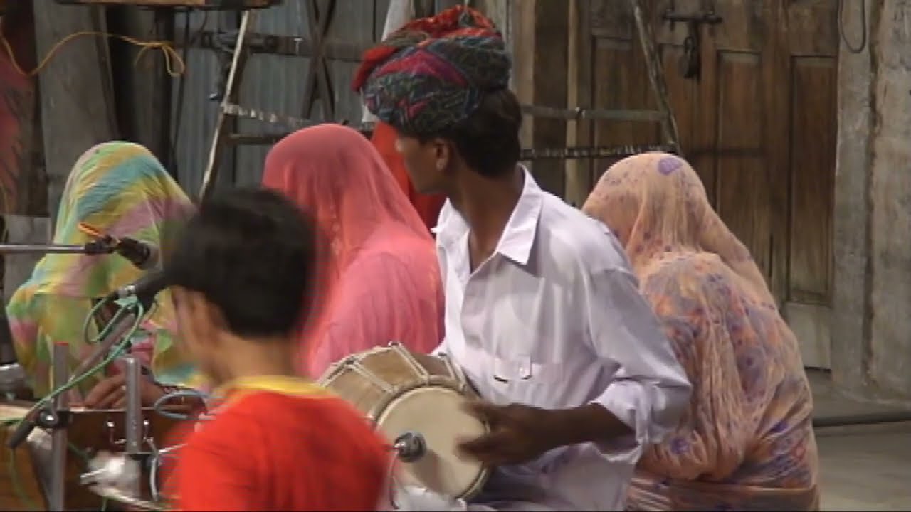 RAJASTHANI WOMEN FOLK SINGER: SONG LAWAR JIWADA RE