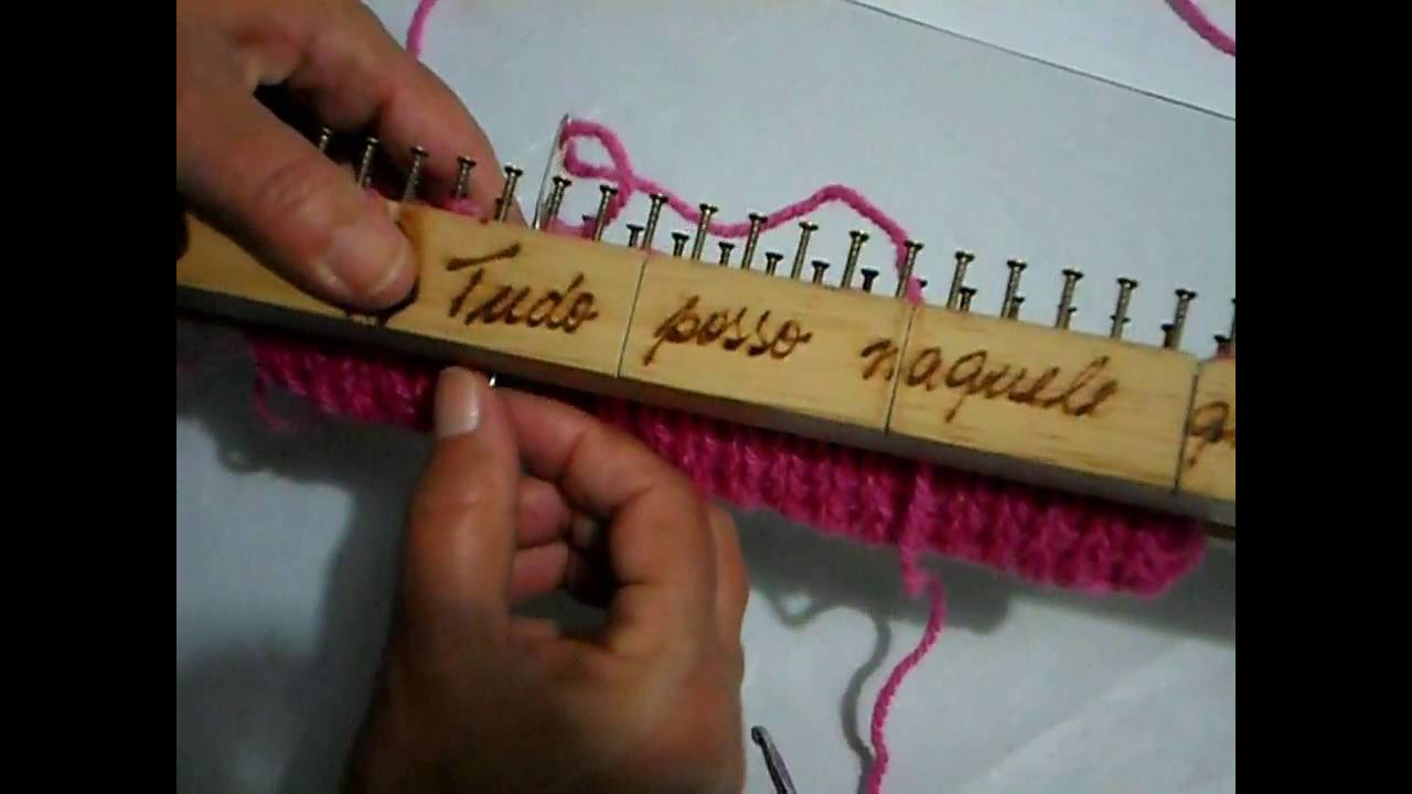 Sapatinho de nenê no tear linear