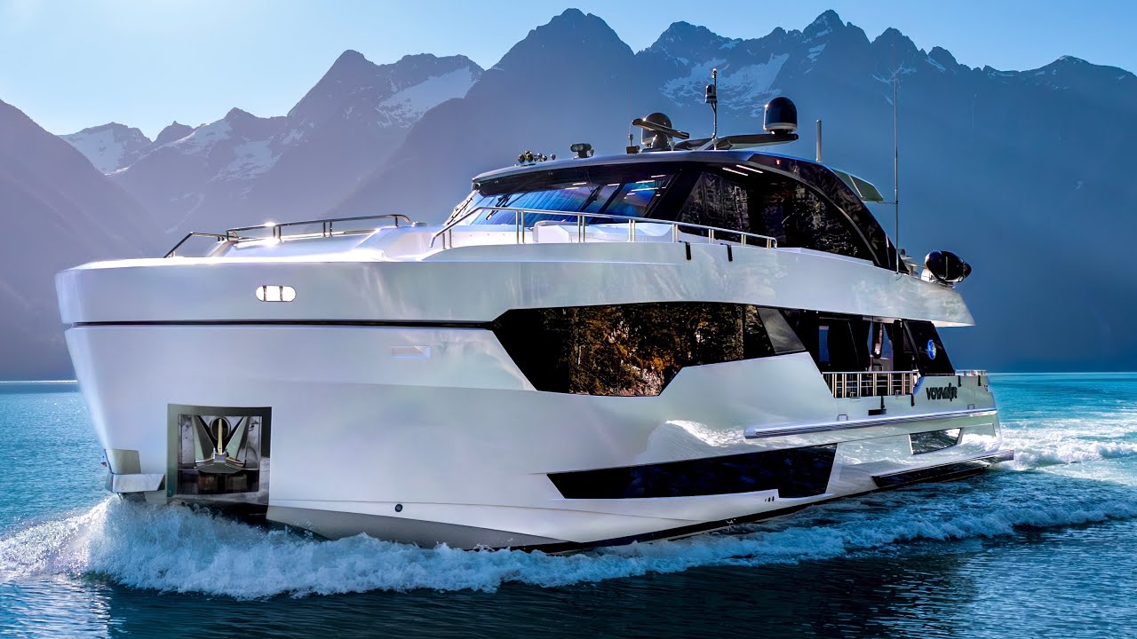 Luxury Yacht Living: Inside the Ocean Alexander 90r.
