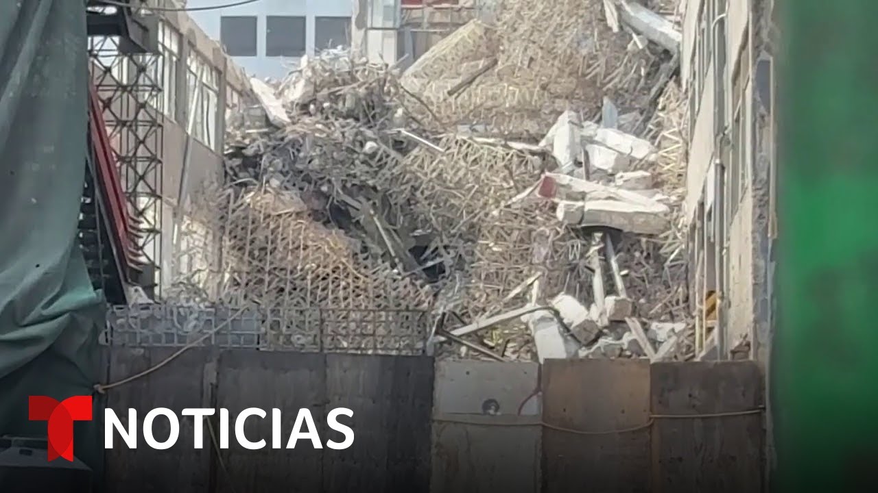 Investigan el derrumbe de un edificio en demolición en México en el que murieron tres trabajadores