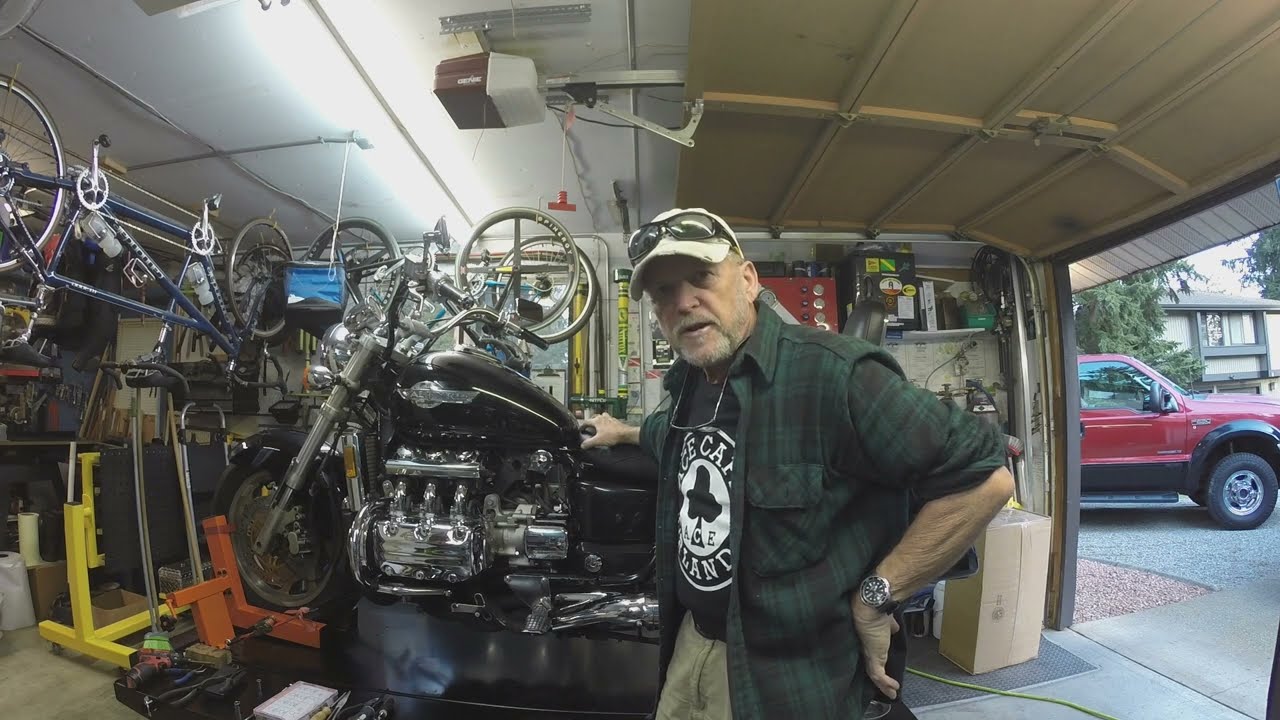 1997-2003 Honda Valkyrie Gas Tank R&R and air filter check
