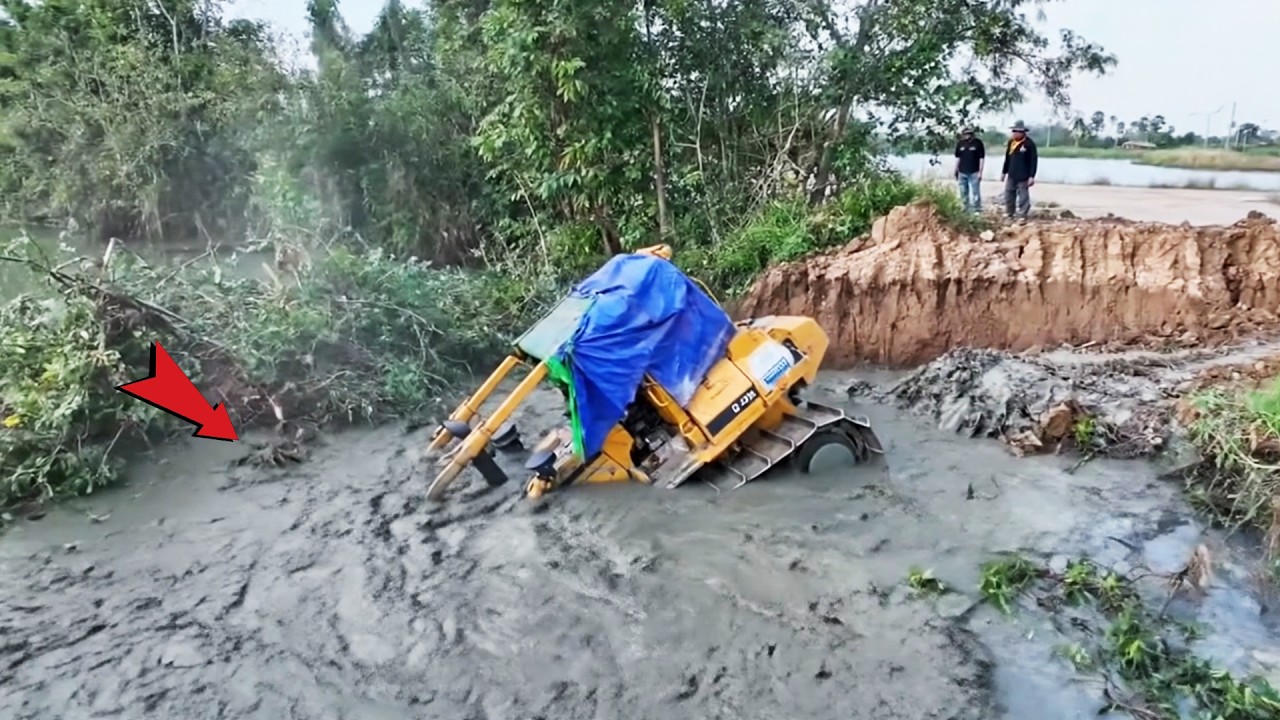 Wow!! OMG!! Unexpected Land Filling Mistake, Bulldozer KOMATSU D60 Working, and 10wheel Dump Truck
