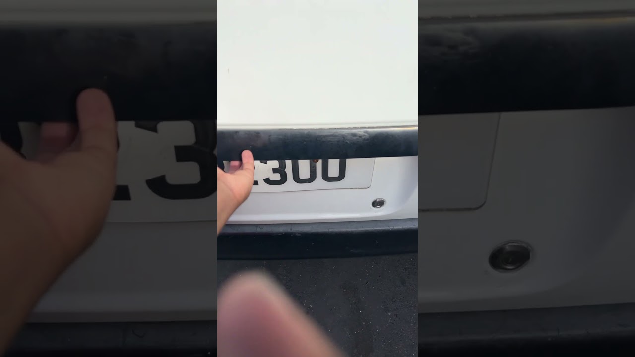 Suzuki light van carry. Back door won&rsquo;t stay closed. Any words of advice ?