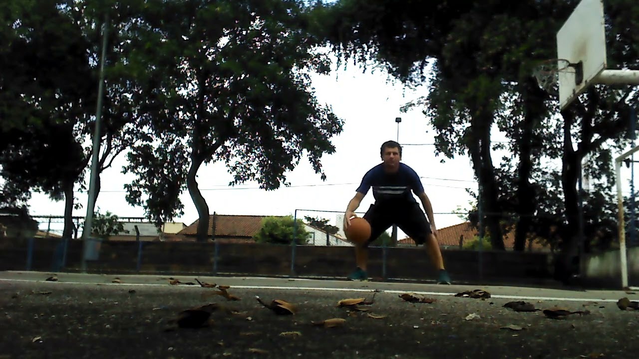 BASKETBALL TRAINING  Basic In&Out, Crossover, Between The Leg, Behind The Back By Lezr