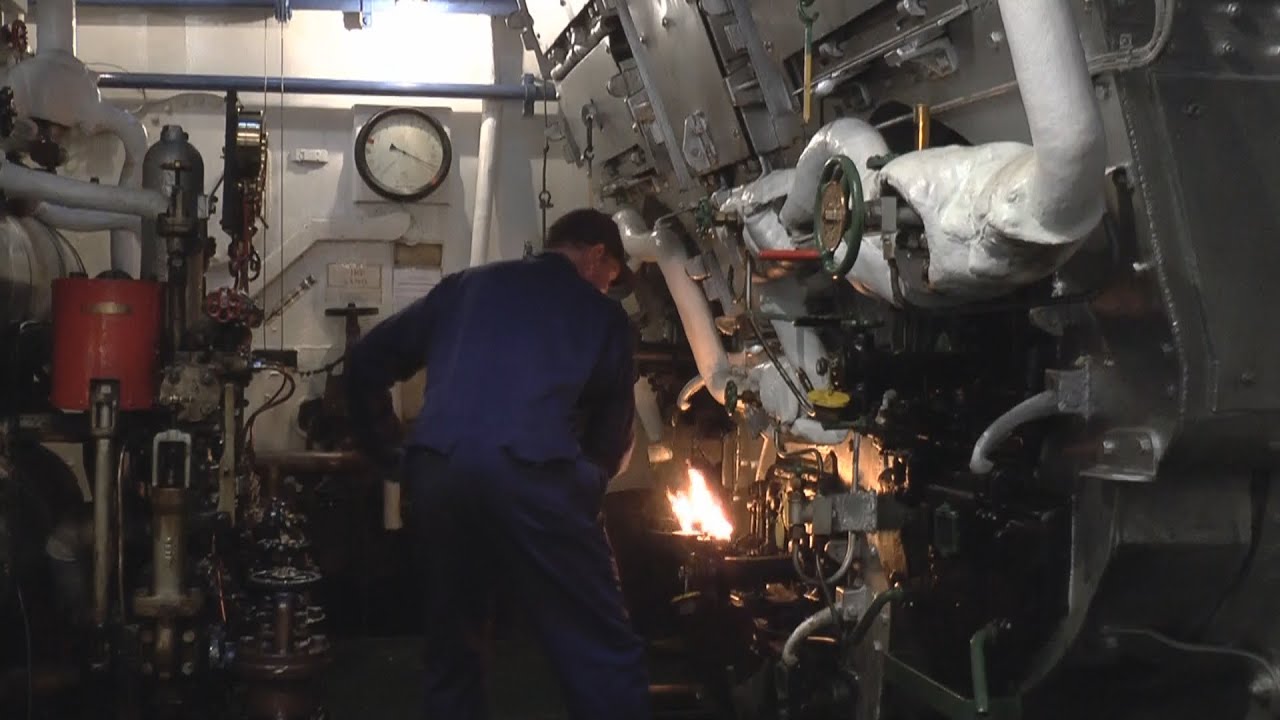 Down In The Engine Room - SS Shieldhall - Triple-Expansion Engine