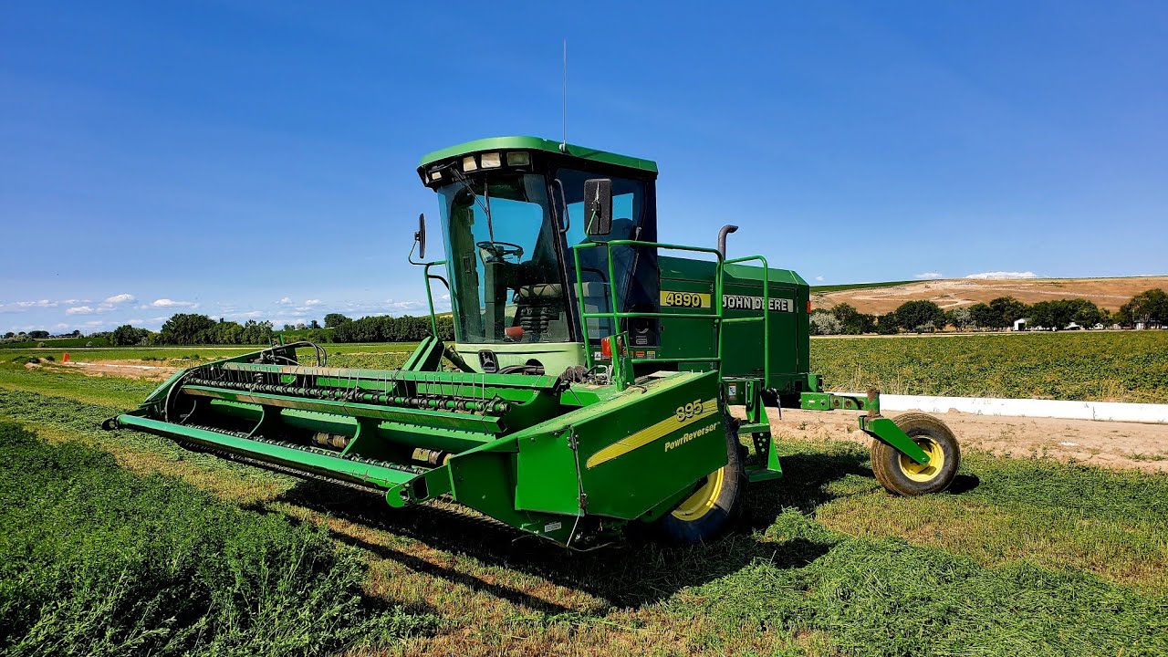 Running a Swather From the 90s and Baling my Uncle's Hay