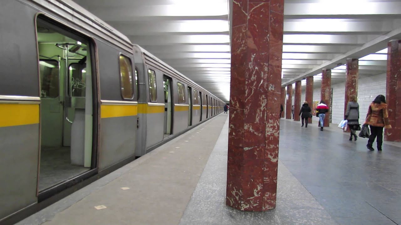 Станция метро 