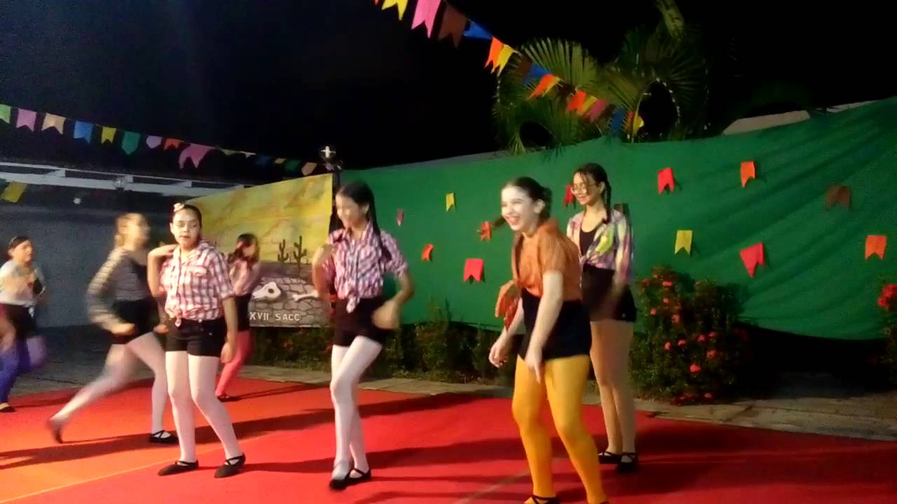 Baião destemperado - Barbatuques - Escola de Dança Irenilda Meneses - Arraiá 2016