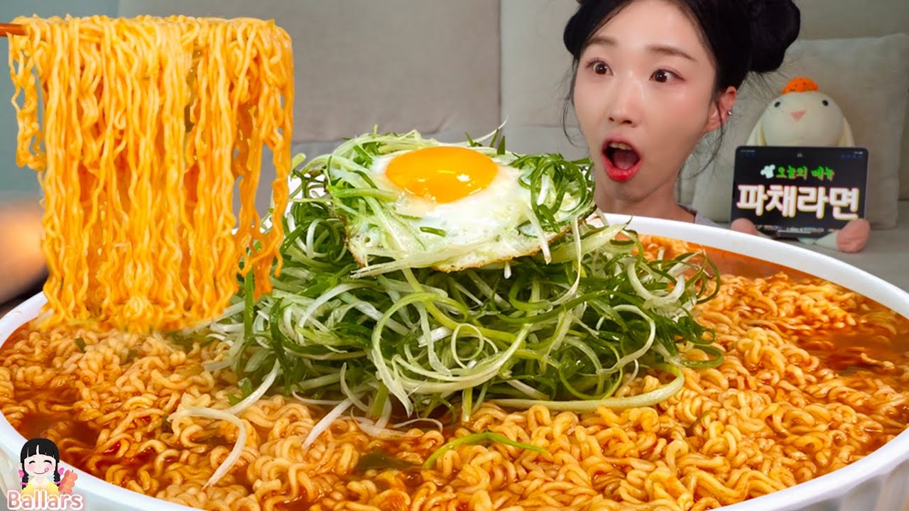 Mukbang:) Korean Spicy Ramen & Kimchi ☆Big Bites : ASMR :: Eatingshow☆