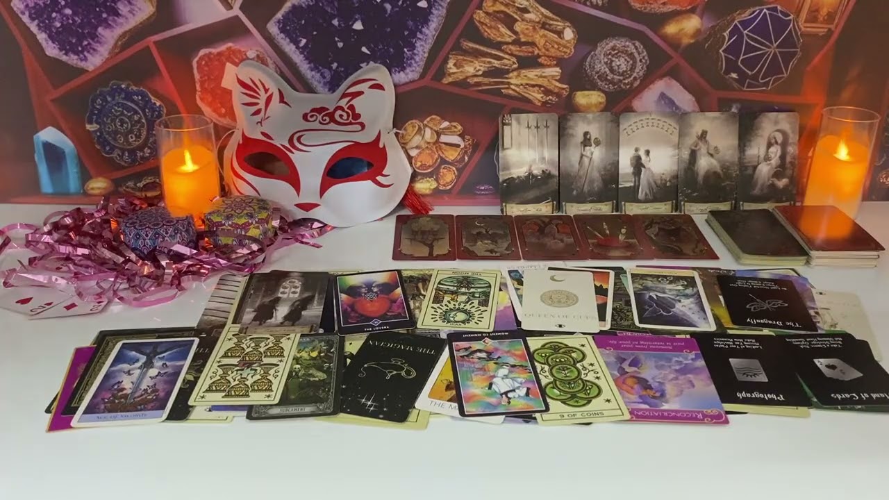 LEO   THIS PERSON LOVES YOU A LOT AND DIES ABOUT U BUT BEWARE LEO DEC LOVE TAROT READING