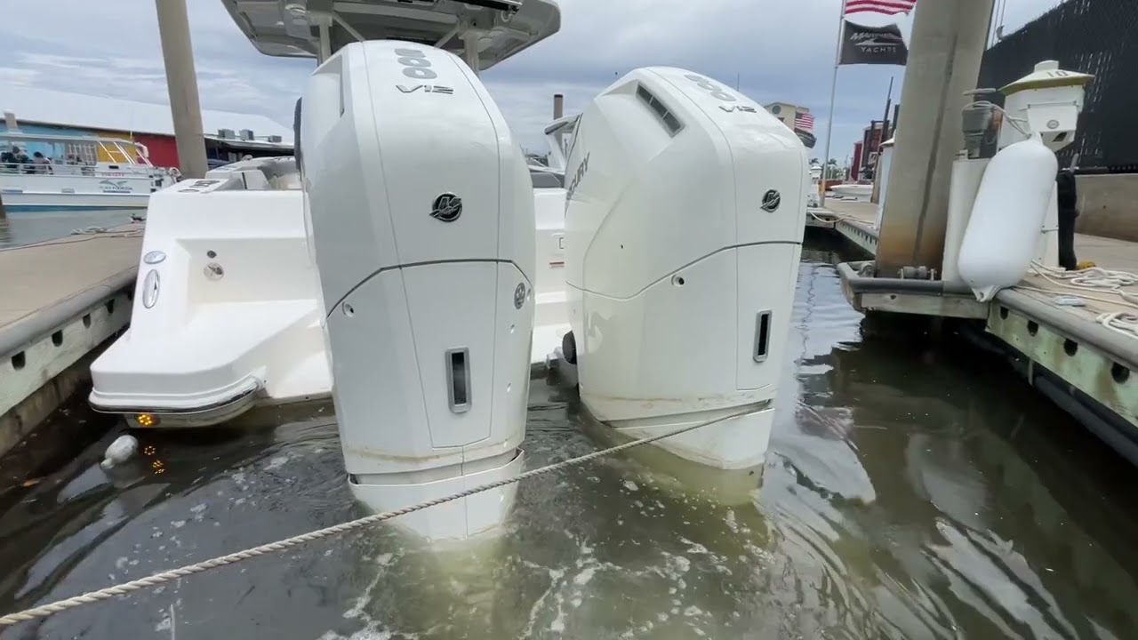 Twin Mercury V12 600hp Startup