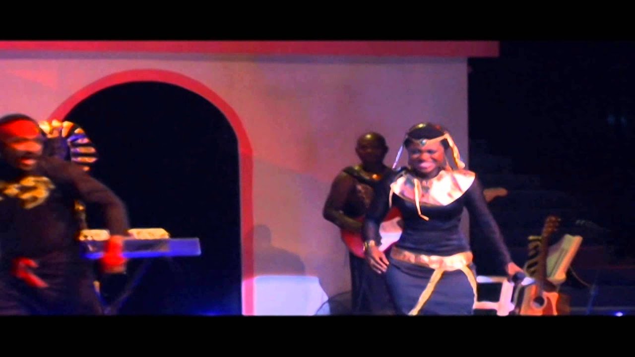 MAJID & KOD POP UP ON STAGE AT BECCA GIRL TALK