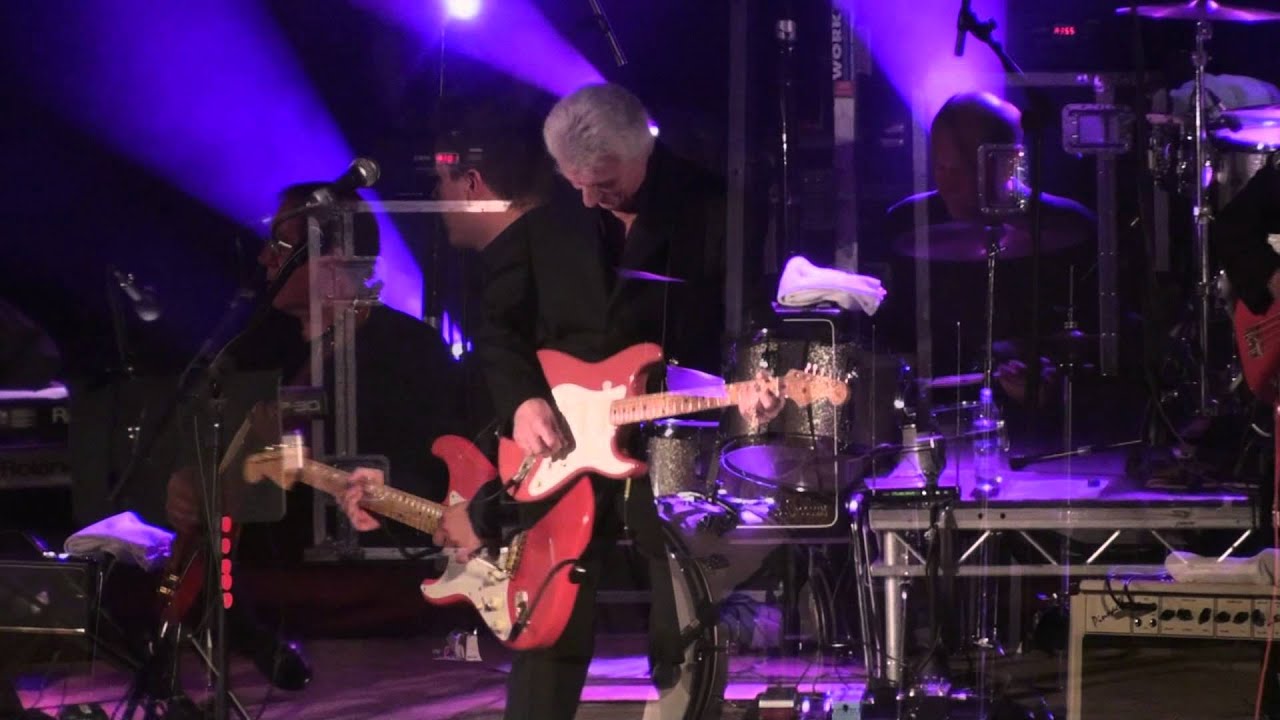 06 I Wish I could Shimmy like my sister Arthur. Bruce Welch's Shadows .2012  Shadowmania