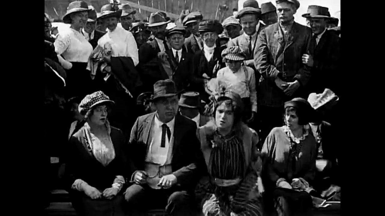 A Busy Day (1914) Keystone - Charlie Chaplin