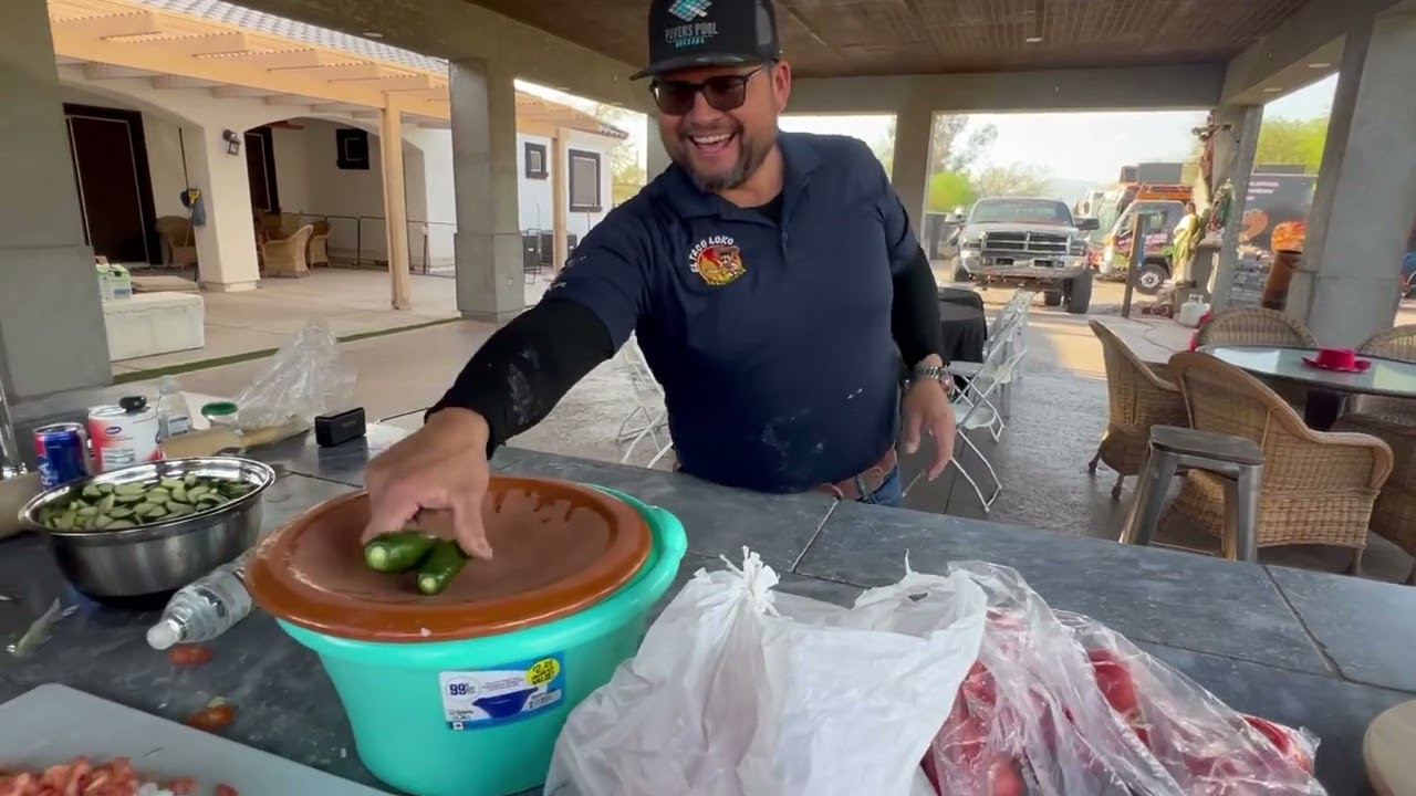 Cocinando en el rancho para los amigos desde Finix