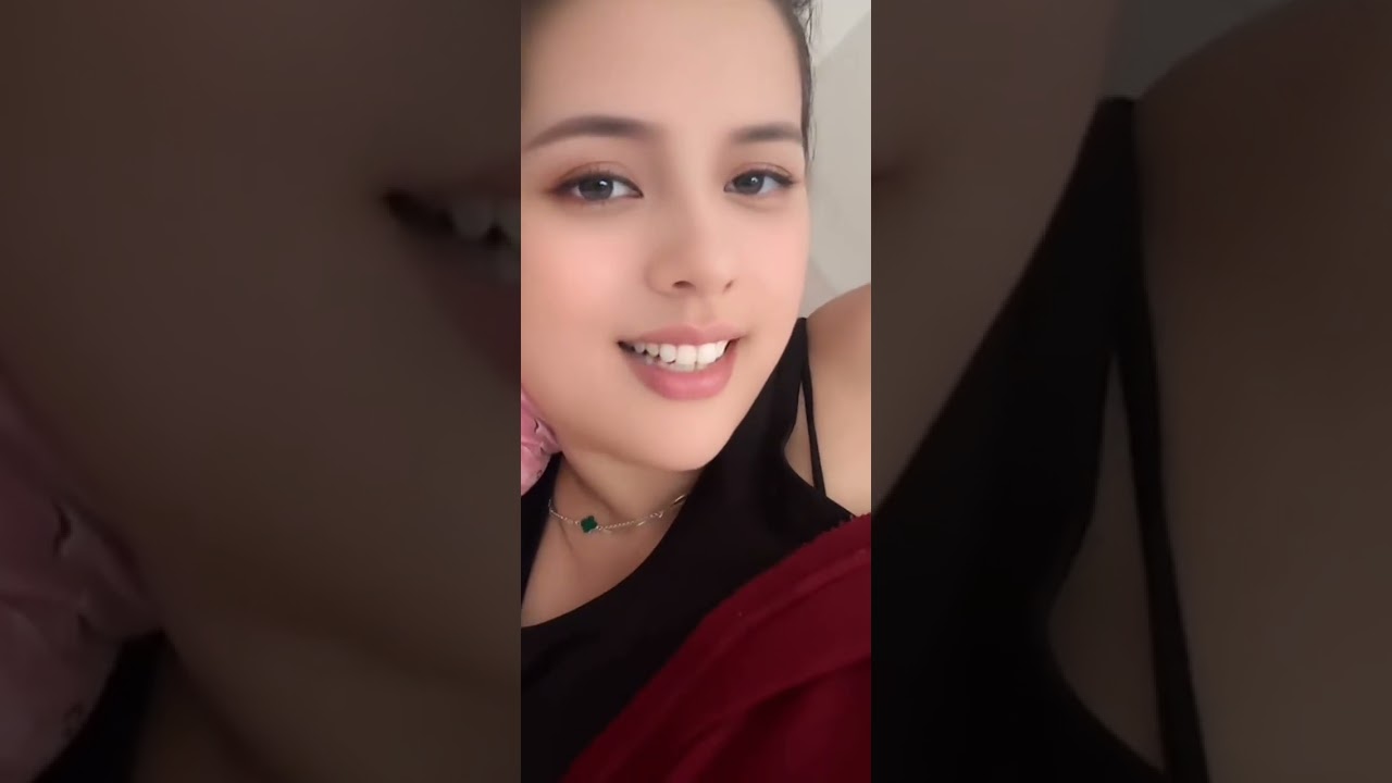 Periscope LIVE BEAUTIFULL GIRL💚 #periscope #live #cute #broadcast #periscopelive#viralvideo #vlog 