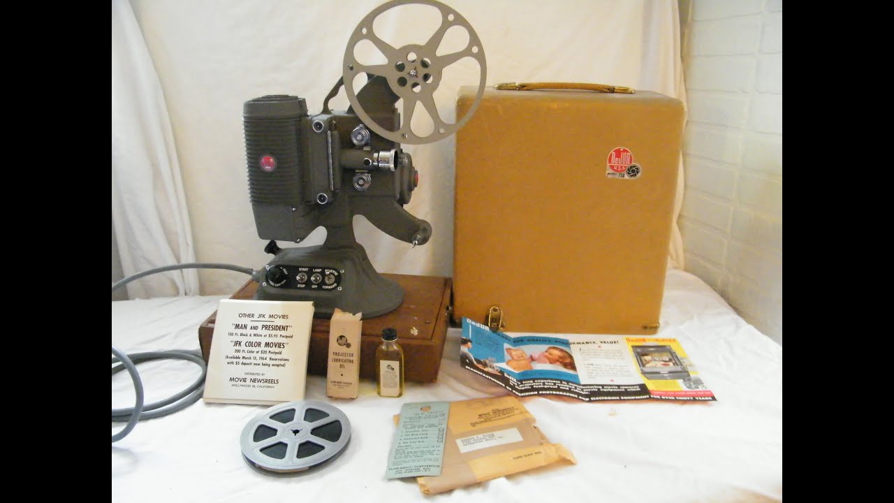 VINTAGE 1950's DEJUR MODEL 750 8mm MOVIE PROJECTOR (HD)