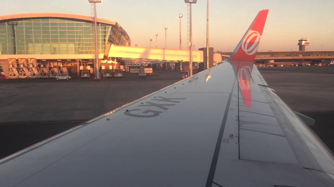 GOL 737-800W - Pushback, safety instructions and Takeoff from Brasília