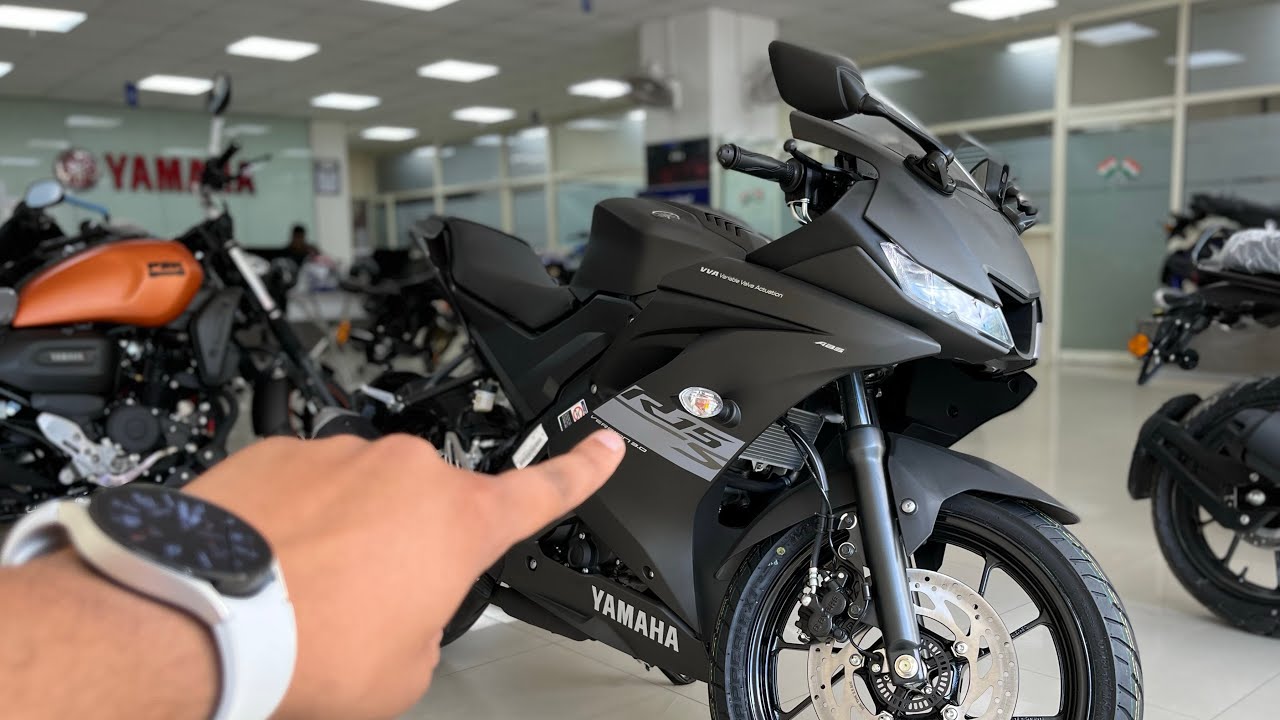 R15 In 1.96 Lakhs 🔥: Yamaha R15s Matt Black Colour Full Review : On Road Price ? Exhaust Sound !