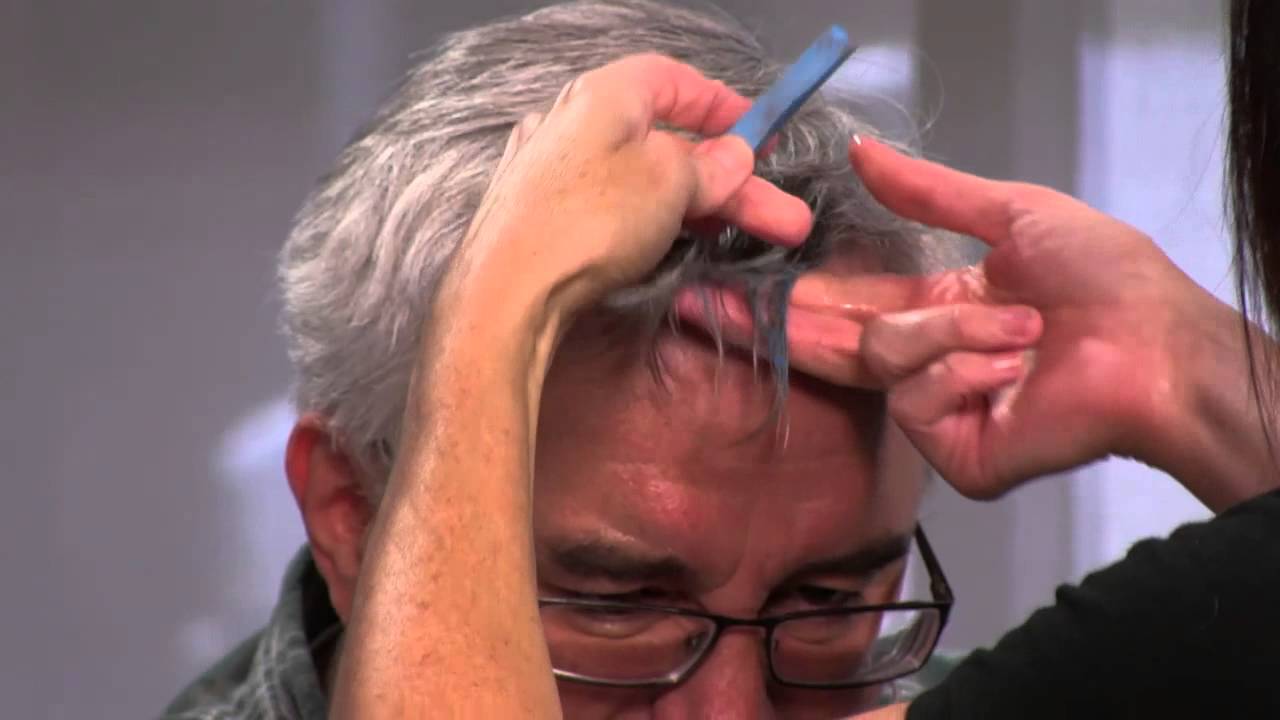 Leo Gets His Hair Colored with Chalk: The Giz Wiz 1430