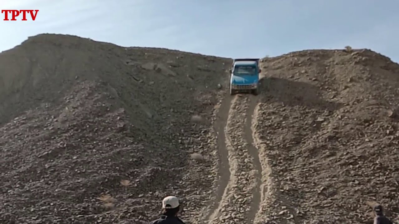 Poor Baloch Smuggling Irani Diesel.. Life Risk.. Part 2.