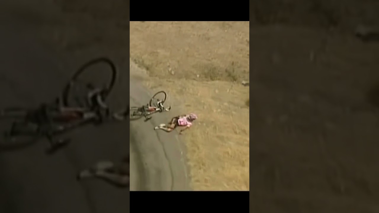 Whoa! Lance avoids crashing and going Postal... #cycling #cyclingstories #cyclingfans #procycling