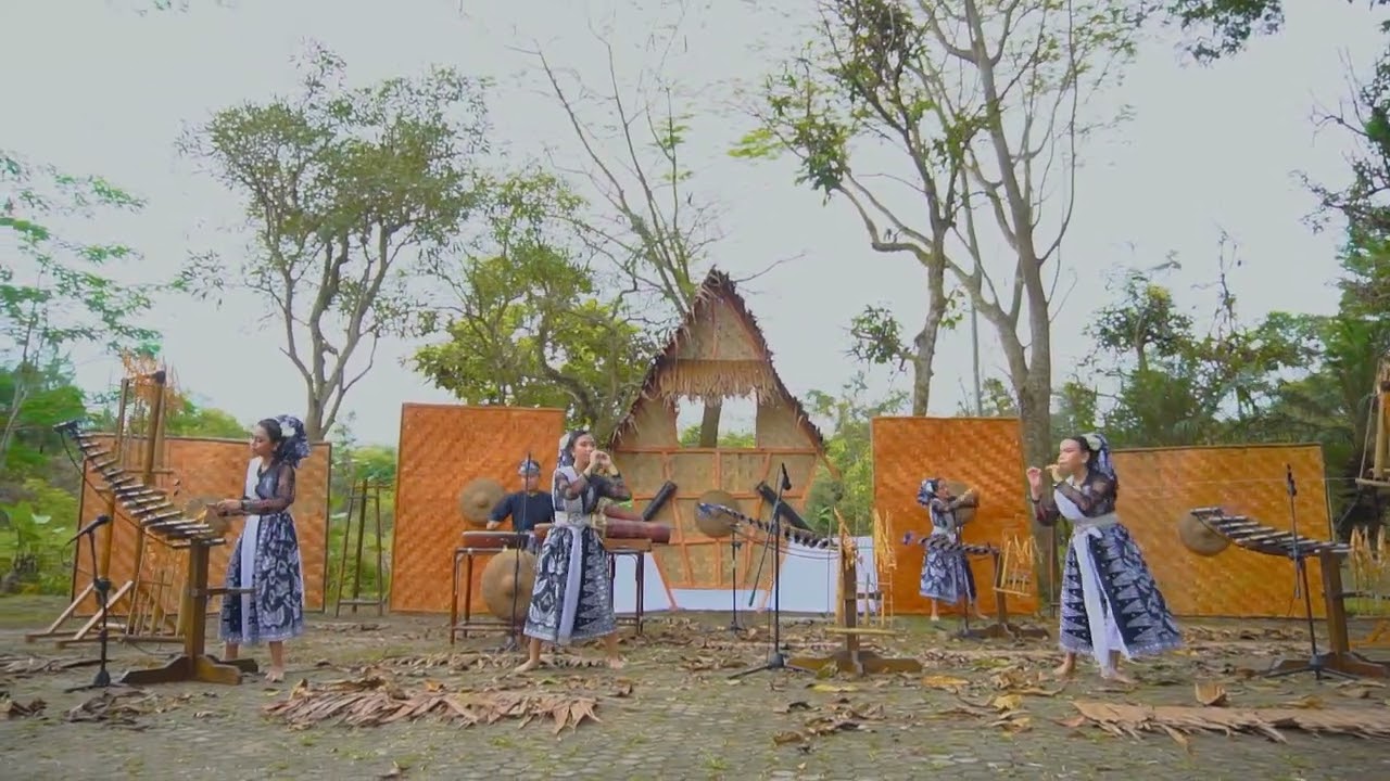 MUSIK TRADISIONAL SMPN 1 CILEGON. MEDALI EMAS FLS2N TINGKAT NASIONAL 2022