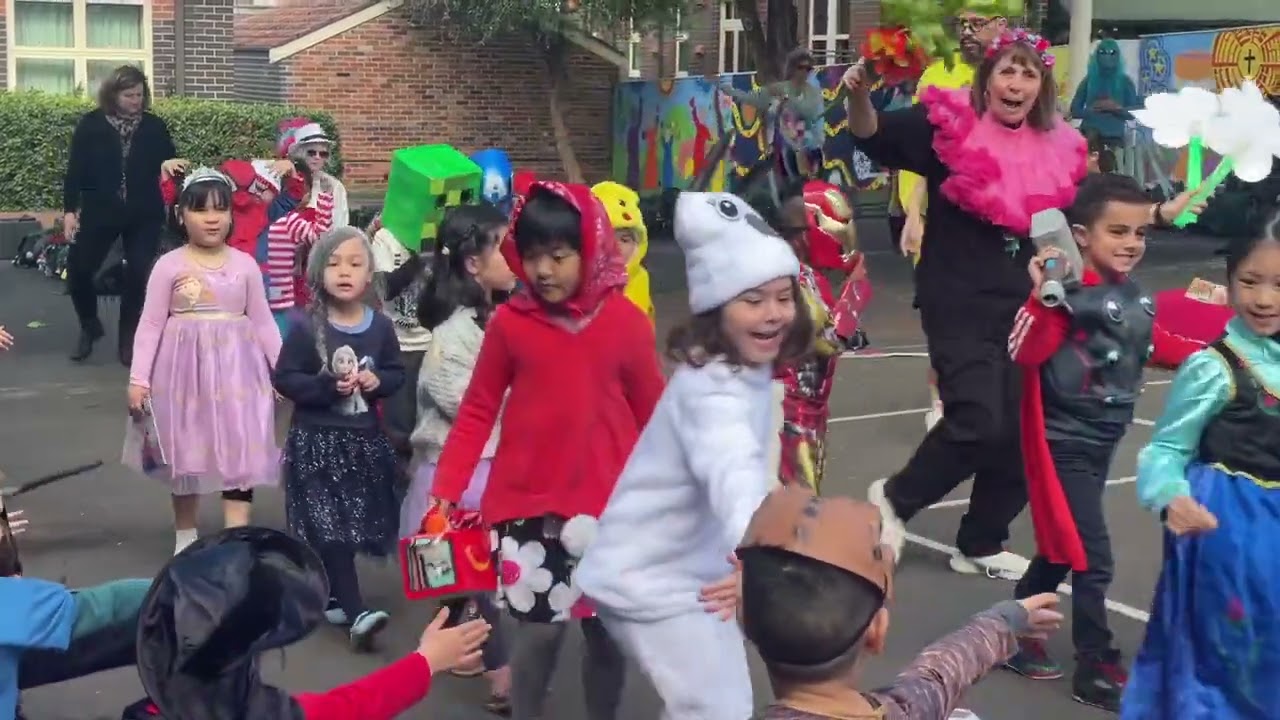 Book Week Parade 2022🏫⎮Dreaming with eyes open...⎮Alyhaan👨‍👩‍👧⎮