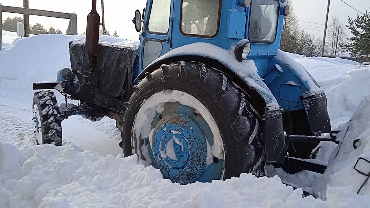 Пуск трактора т 40 и чистка снега!