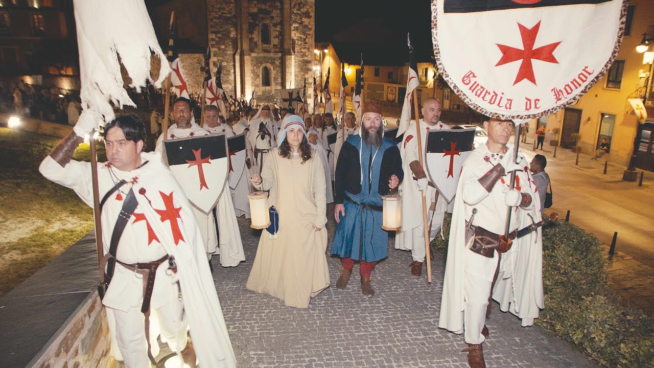 Los caballeros del Grial abren las puertas del Castillo para la celebración de la Noche Templaria