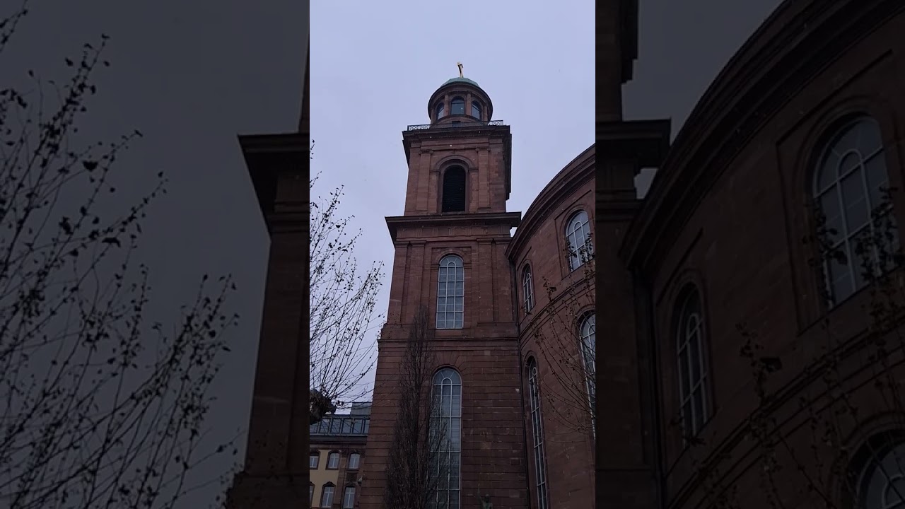 Paulskirche Frankfurt 12 Uhr läuten der Bürgerglocke
