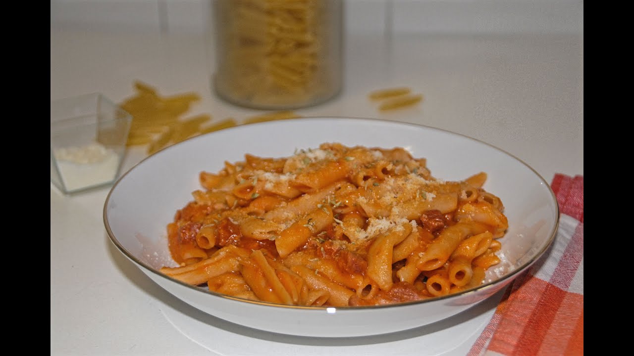 Macarrones con chorizo y bacon en Thermomix | Receta paso a paso