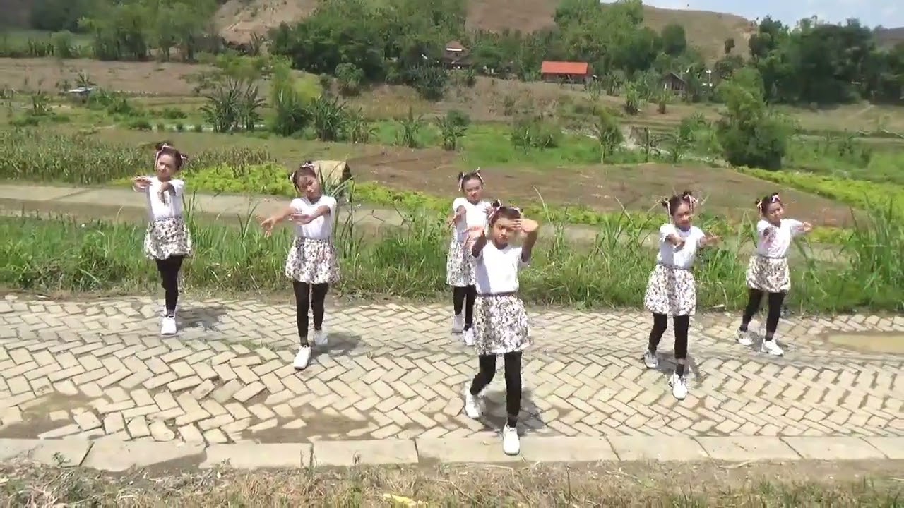 NGLENYER DANCE SDN KRONDONAN I KEC.GONDANG