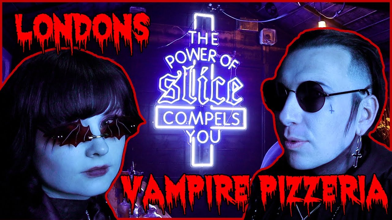 Мы пошли в пиццерию «Вампир» 🧛🏻🍕
