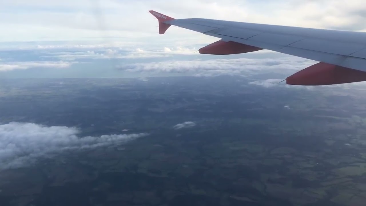 EasyJet Airbus 319/20 G-EZBI Gatwick Runway 26