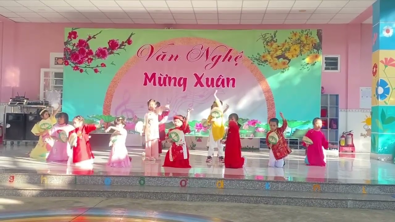 Xuân Quê Ta - múa lớp lá (Phương Linh 18/01/2025)