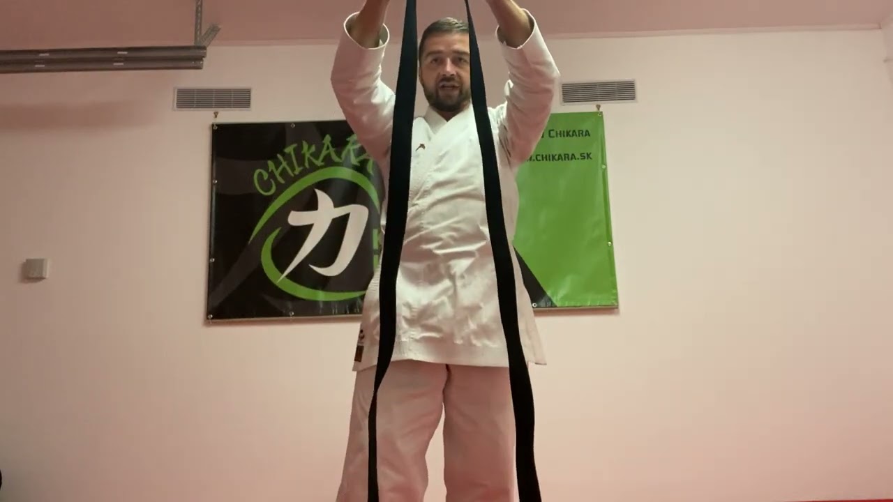 Bude z teba karatista? Tak takto sa oblieka kimono a viaže opasok...