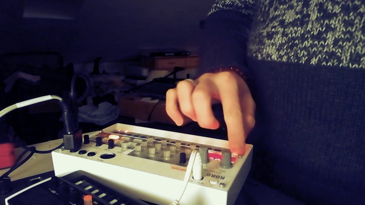KORG VOLCA SAMPLE - tekno live improvvisation by RAV-e the WAVe