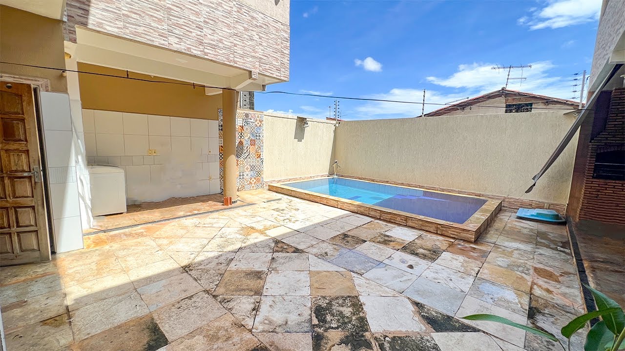 AMPLA CASA DUPLEX NO BAIRRO QUINTINO CUNHA - FORTALEZA-CE