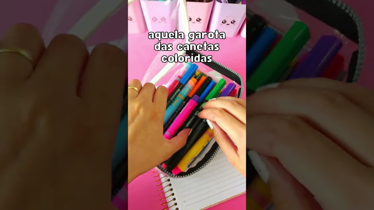 Pessoas Normais na Escola VS Aquela Garota das Canetas Coloridas